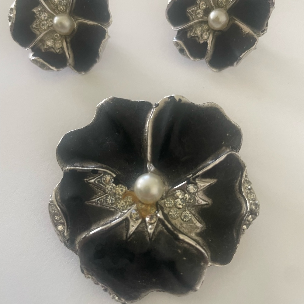 Stunning Black enamel and Silver Floral Jewelry Set